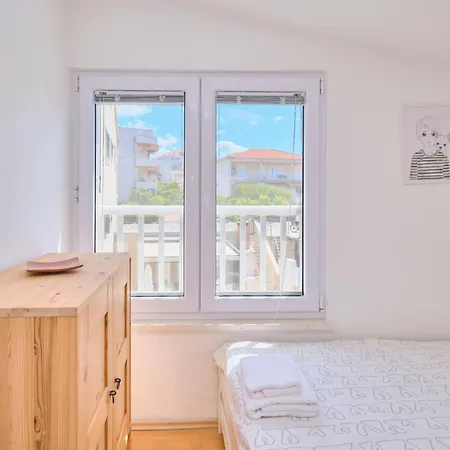 Meri 2 In Okrug Gornji By Interhome Apartman *