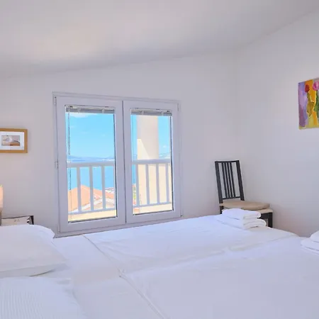 Apartman Meri 2 In Okrug Gornji By Interhome