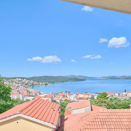 Meri 2 In Okrug Gornji By Interhome Apartman *